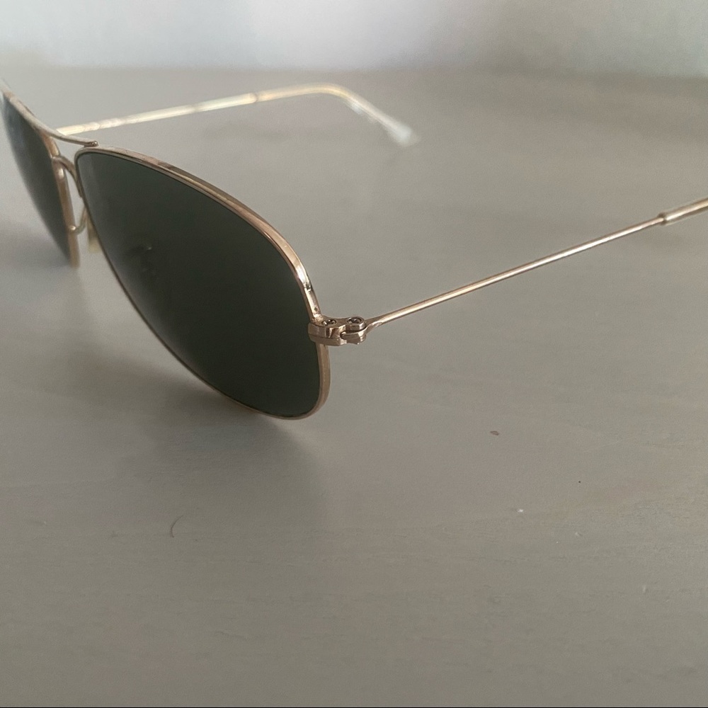 Ray-Ban Aviator Classic Sunglasses - Picture 4 of 7